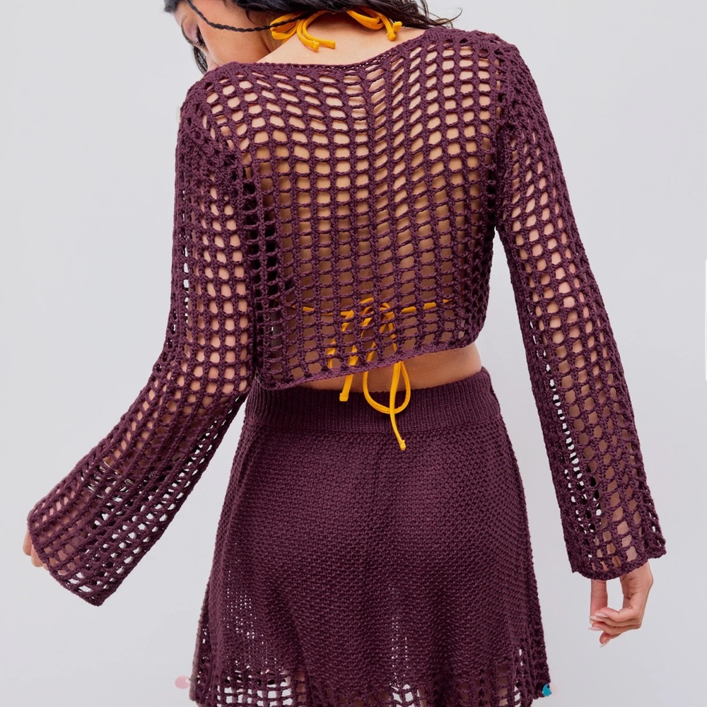 Cider NWT Burgundy Sequin Knotted Knitted Crop Top Size Medium - Picture 4 of 9